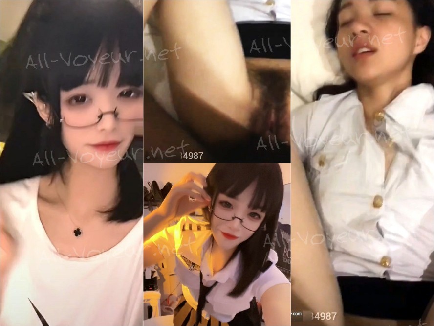【泄密反差婊4】气质优雅白领-对着外面的写字楼屁股都被打红了
