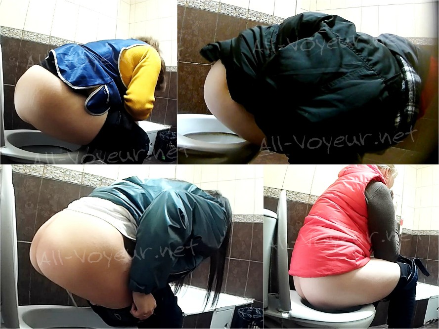 Toilet In The Mall 50-52