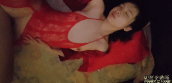 【独占リーク】華北理工大学新聞学科の眼鏡女子学生、葉英(イェ・イン)の入浴セックス日記が公開された。さらに、美女の程心奇(チェン・シンチー)や朱佳雲(チュー・ジアユン)を含む5人の女性主人公の写真47枚と動画50本が流出した。