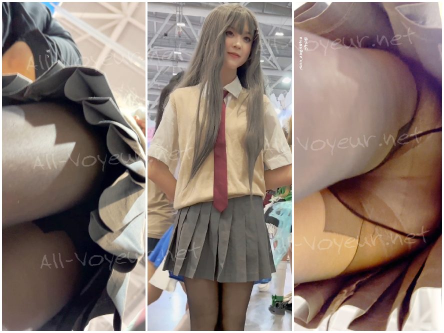 JK制服女子高生と親友が展覧会へ行く。黒ストッキング、白レース下着、表裏CD。