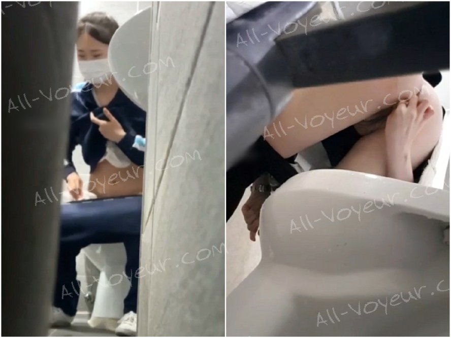 新たに流出した写真には、昼休みに会社の女性トイレで女性同僚2人が排尿している様子を男性が盗撮している様子が写っている。1人目の女性の拭き方は少々変わっていた。