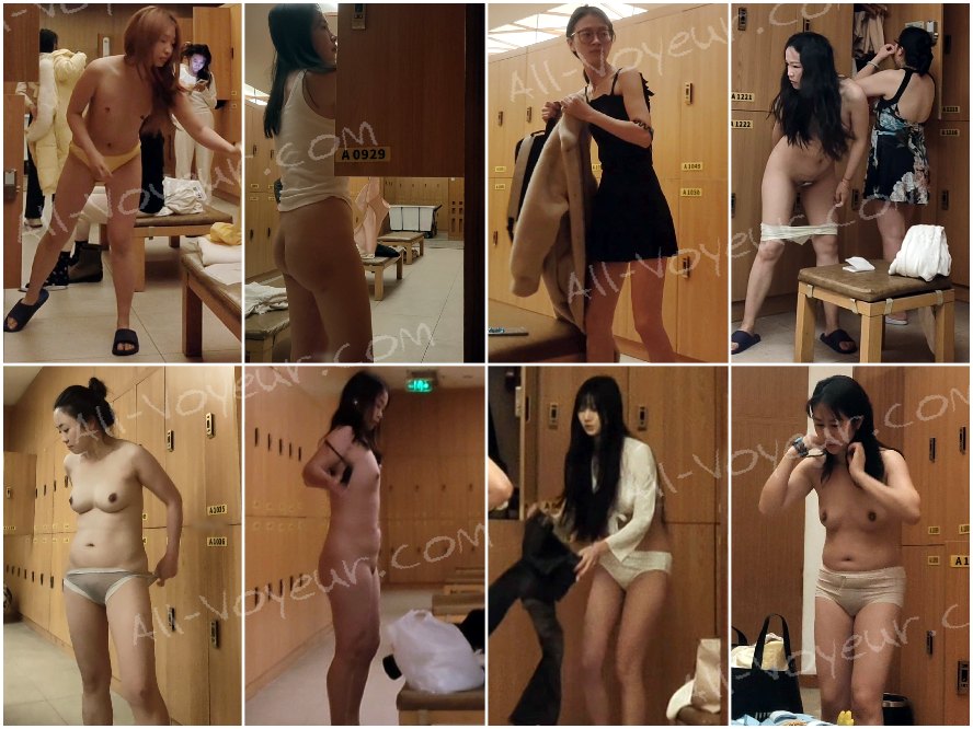 【温泉コーナー】若い女性の白い肌に紫のブドウが映える姿が多かった。