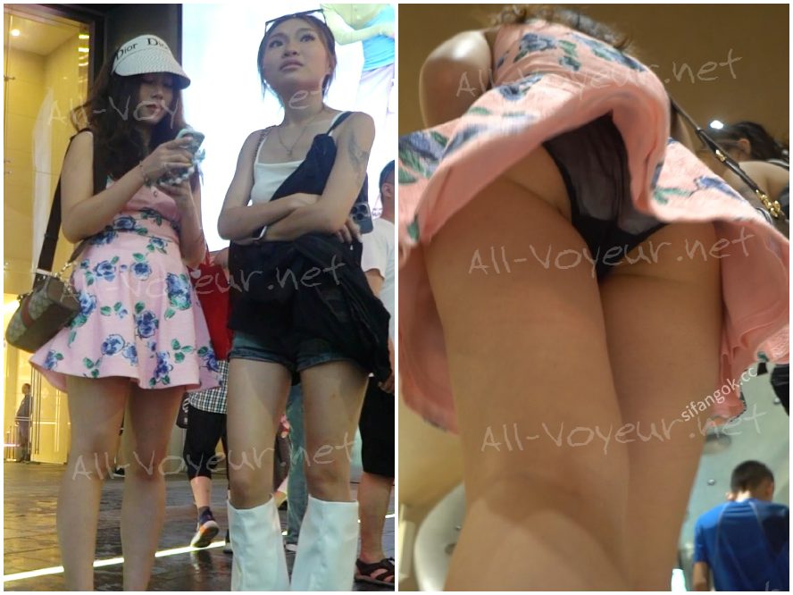 ワルツ2023シリーズ#33：コミックコンで青いチェックのスカートと黒いストッキング