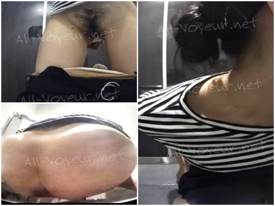 海のトイレを前から撮ってみたら4ナプキンタンポンどアップの羞恥