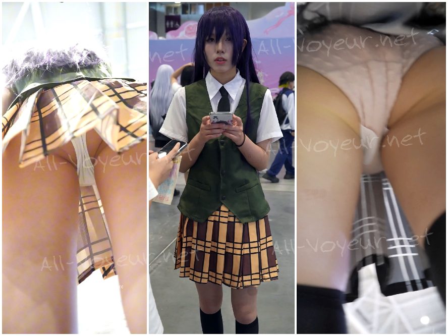 照橋心美は、何かを拾うためにかがんだり、下着をカメラのレンズに押し付けて半分しゃがんだりする、かわいい女の子のコスプレをしています。