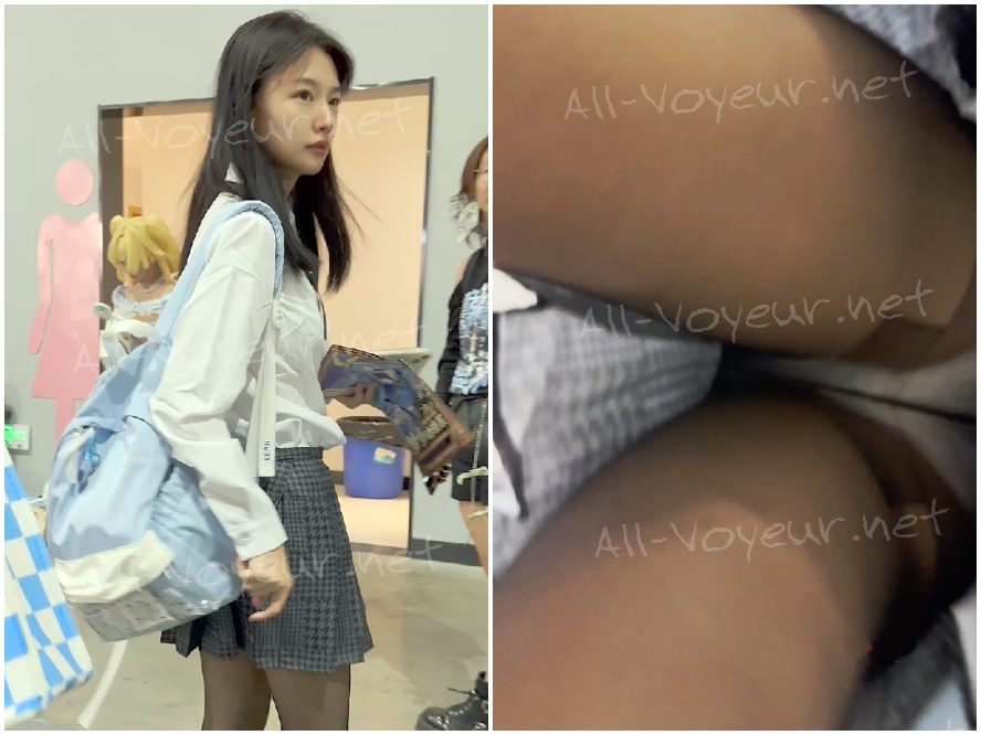 女子高生と親友がクレーンゲームで遊ぶ — 純真で可愛い彼女の白いパンツが、おしっこで黄色く染まる