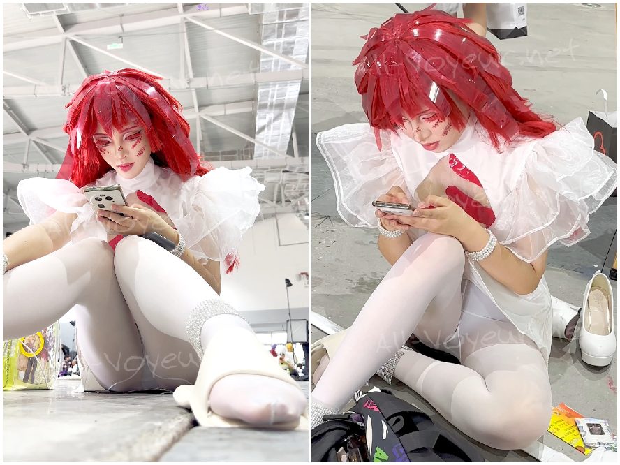 【KFC】白いミニスカートと白いストッキング姿の女子高生コスプレイヤーが、自信満々に兄弟たちにポーズを披露【あるウェブサイトからのオリジナル版】