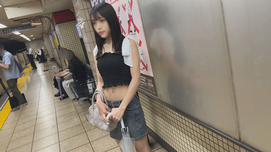 【再販】【粘着盗撮】へそ出しコーデ女子大生４名 粘着ストーキング