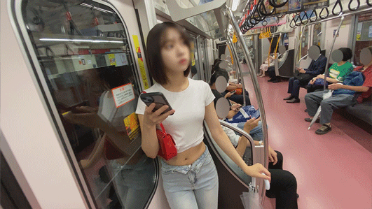 【再販】【粘着盗撮】へそ出しコーデ女子大生4名 粘着ストーキング