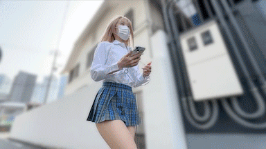 【高画質】ド派手な制服ギャルのエロ過ぎるパイパンスジマンとでか尻をしつこ過ぎるほど接写。