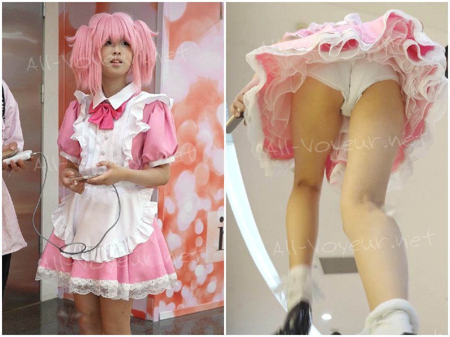 ヤオ・メイがピンクの下着を着て買い物をする若い女性のコスプレをしています。CDの前面と背面からのローアングルショット。