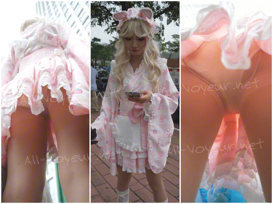 白いニーハイソックス、絶対的な領域、2Bガール...その下からは、セクシーで大きくて肉感的なお尻が露わになる。