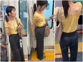 【推定B~Cカップ15】ブラ紐見え！？大人っぽさの中にほんのり可愛さが混ざるOLのお乳の膨らみ撮影！